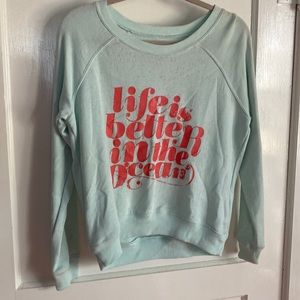 Cropped length light sweatshirt